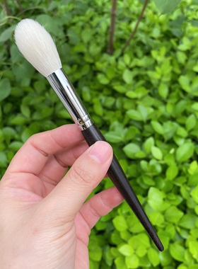 为她13号天花板羊毛微光峰火苗高光刷腮红刷局部定妆刷137刷型D33