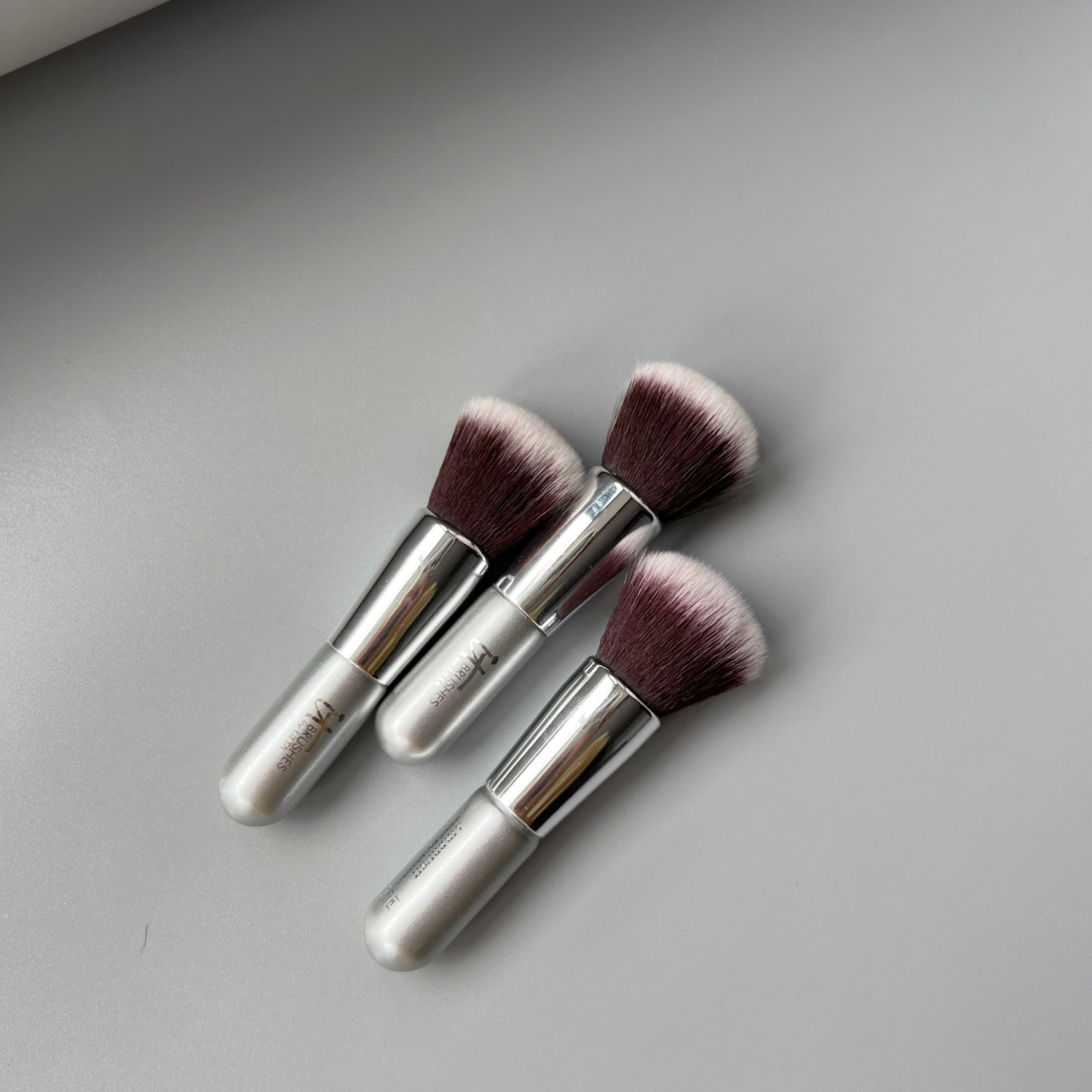 微瑕尾货It cosmetics腮红液腮红膏刷粉底刷小号圆头化妆刷W10