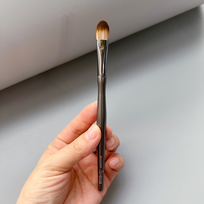 ULTA 原包装专业遮瑕刷concealer铺粉底液刷毛质软弹W82
