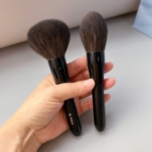 Pola散粉刷灰鼠毛羊毛大号定妆刷粉饼刷动物毛化妆刷微瑕原单