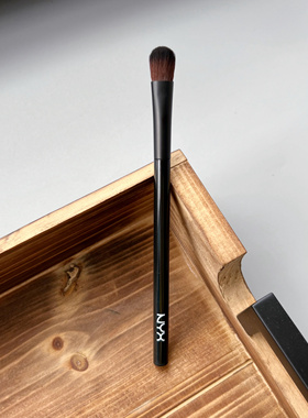 Nyx大号眼影刷专业眼部铺色刷柔软毛质新手平价化妆刷W20B