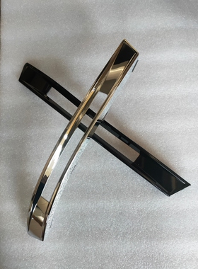 适用奔驰C级W204雾灯框C63AMG雾灯电镀C230电镀框黑色