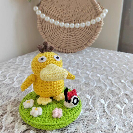 手工编织可爱小鸭子可达鸭肯德基玩偶成品摆件diy礼物 毛线材料包