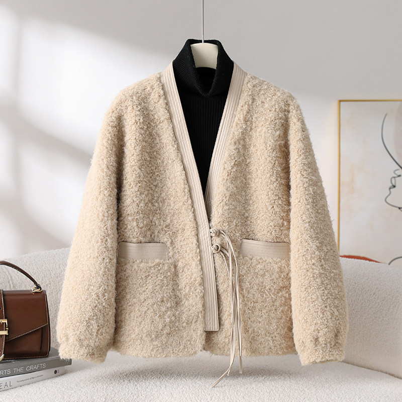 2025冬羊剪绒大衣女宽松气质名媛V领短款羊羔毛皮毛一体皮草外套