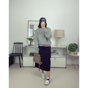 miu系女孩字母贴布宽松短款卫衣24秋冬新款【鸬鹚】
