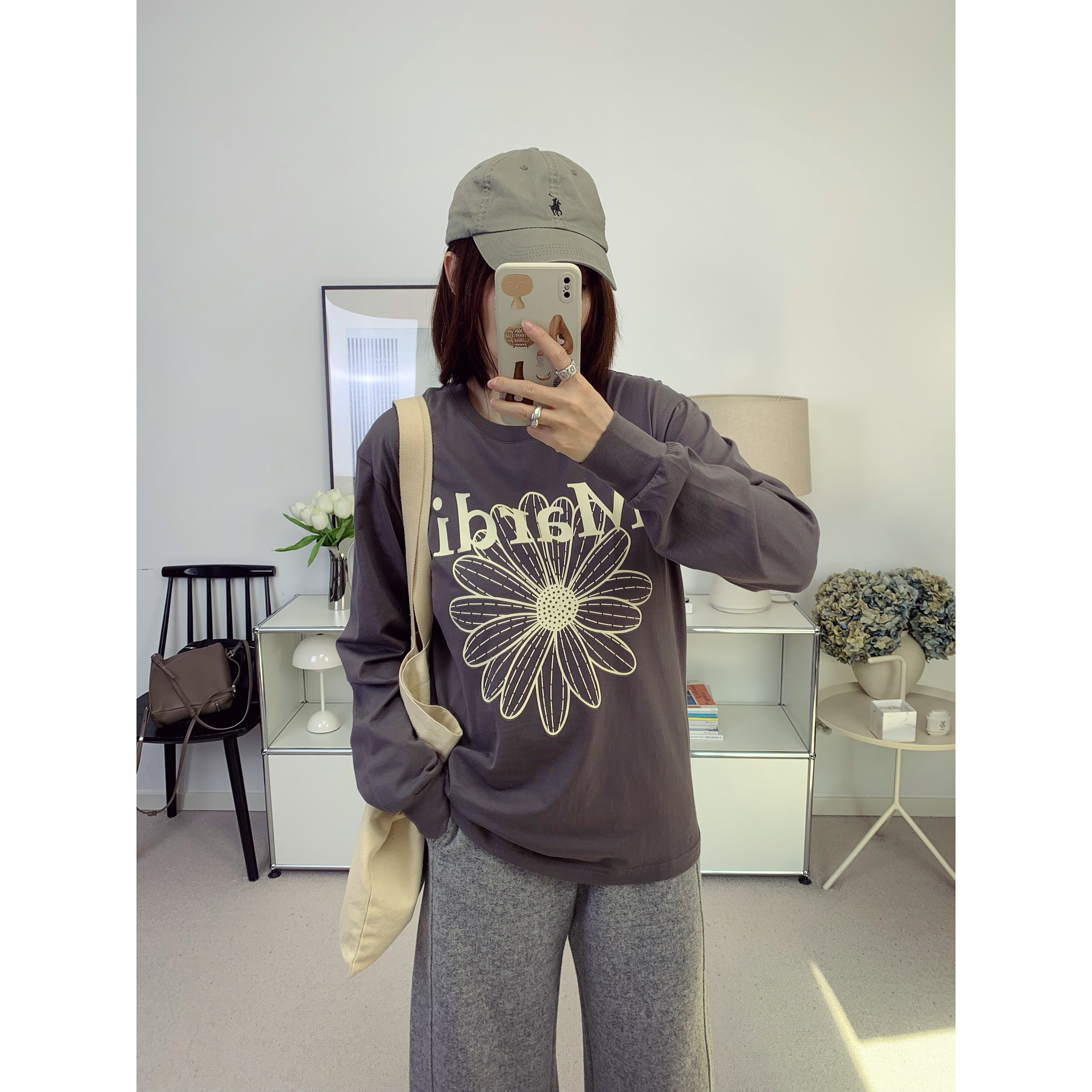 韩国M*雏菊花朵刺绣长袖T恤打底衫 25秋冬新款【鸬鹚】