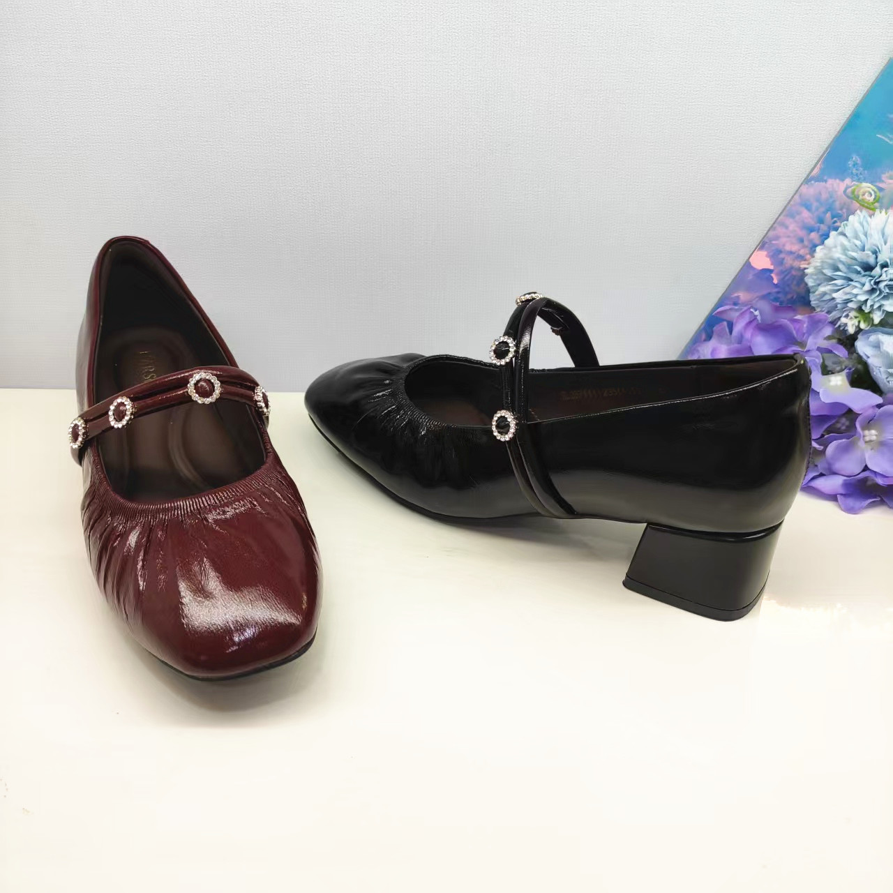 HL267111正品Harson/哈森26秋新一字带平头粗跟褶皱玛丽珍女单鞋