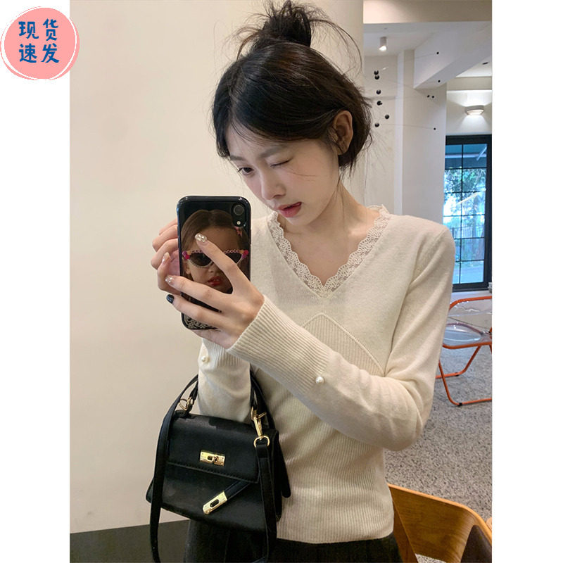 纯欲绝美蕾丝边v领打底衫