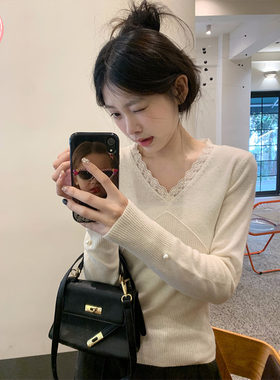 纯欲绝美蕾丝边v领打底衫