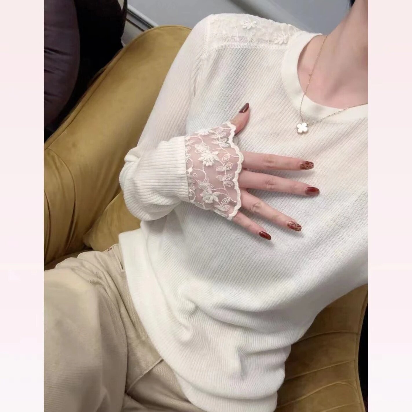 蕾丝拼接圆领打底衫女202