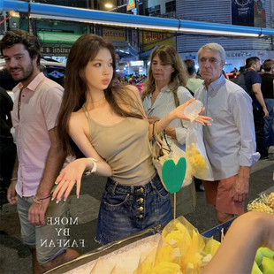 樊樊 高弹百搭吊带上衣 细肩挂绳u形大领口显瘦背心女春夏修身