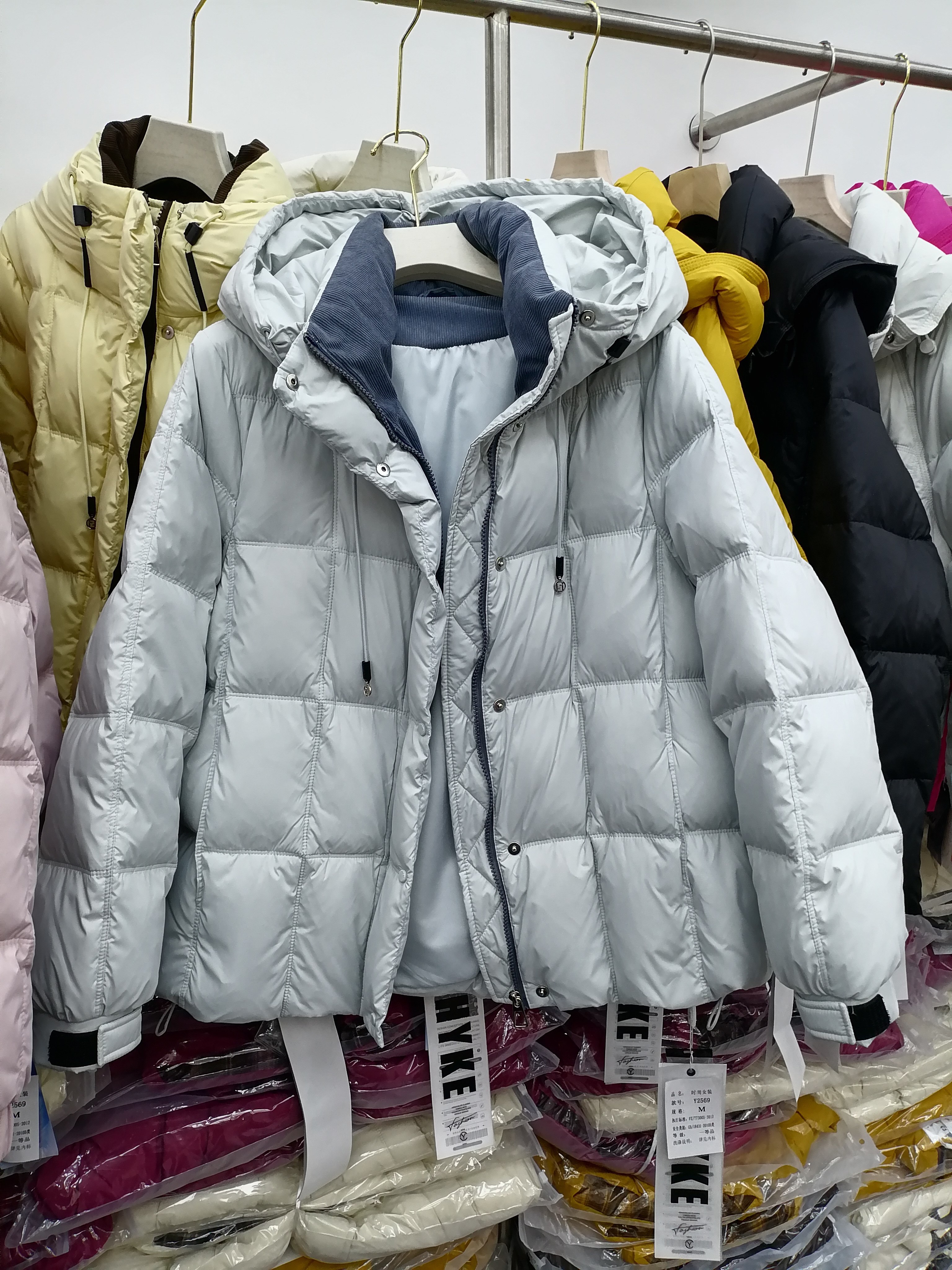 2025冬欧韩休闲白鸭绒羽绒服女连帽宽松小个子保暖短羽绒外套潮,女装/女士精品,羽绒服,淘宝优惠券,粉丝福利购,淘宝优惠卷