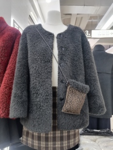 2026冬欧韩休闲羊羔毛外套女中长款宽松百搭女小个子保暖皮毛一体