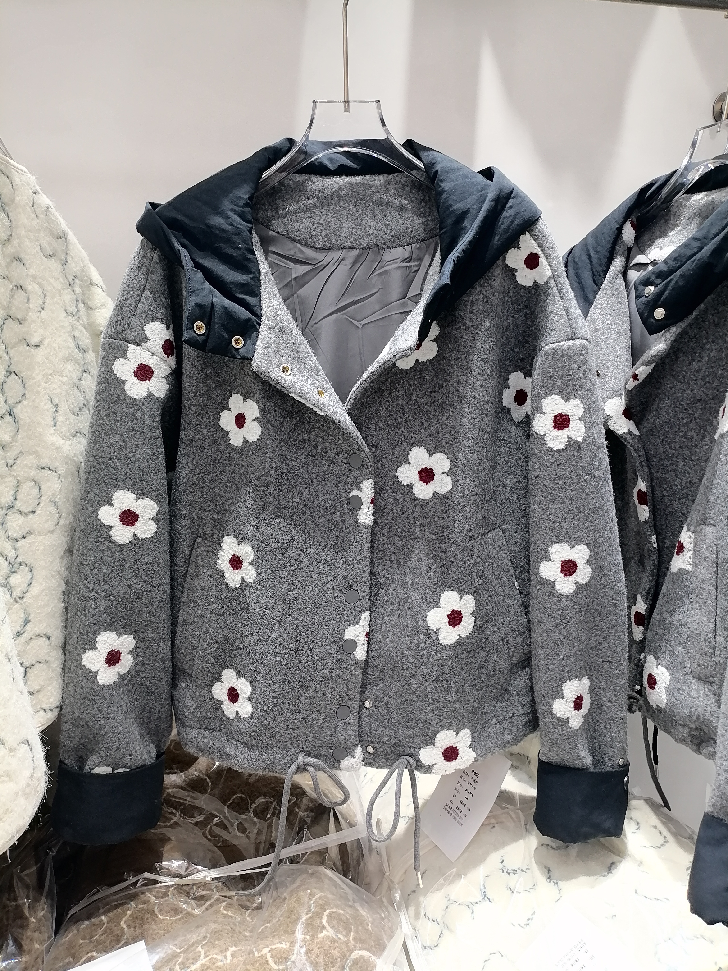 2025秋冬欧韩休闲颗粒绒短外套女连帽宽松百搭小个子保暖夹克潮