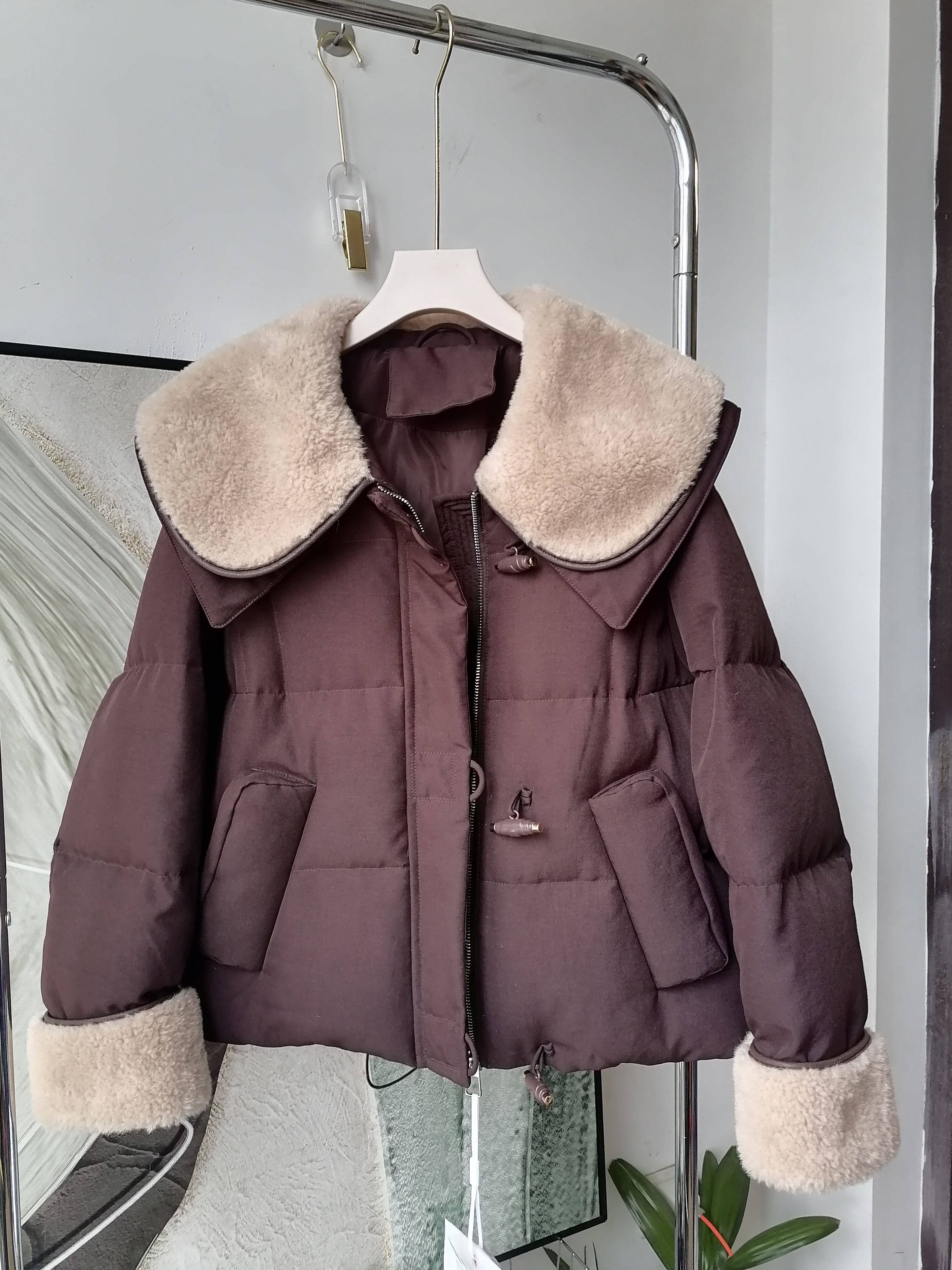 欧韩白鸭绒羽绒服短外套女2024冬季羊羔毛娃娃领保暖牛角扣厚外套,女装/女士精品,羽绒服,淘宝优惠券,粉丝福利购,淘宝优惠卷