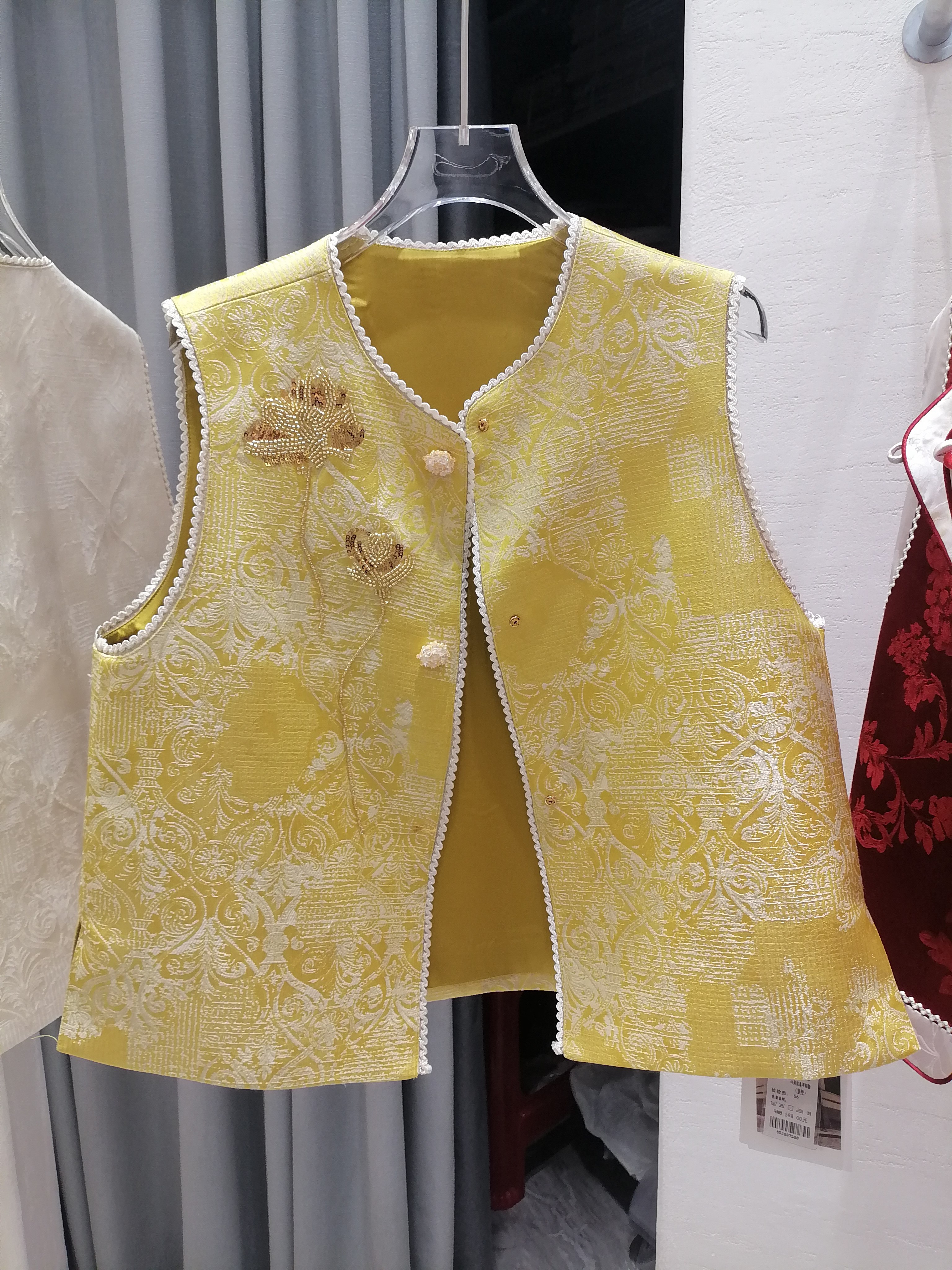 2026春欧韩新中式国风马甲女刺绣花朵复古盘扣坎肩背心小个子马夹,女装/女士精品,马夹,淘宝优惠券,粉丝福利购,淘宝优惠卷