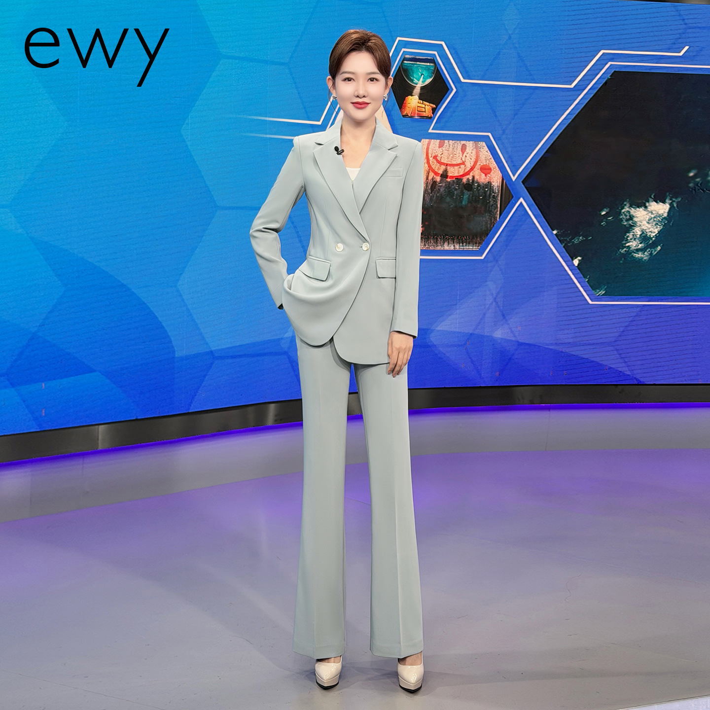 商务主持面试轻熟风西装套装