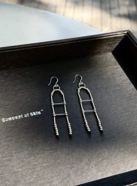 conceptofskin2025冬季极简原创百搭男女配饰 小方格拱门耳环