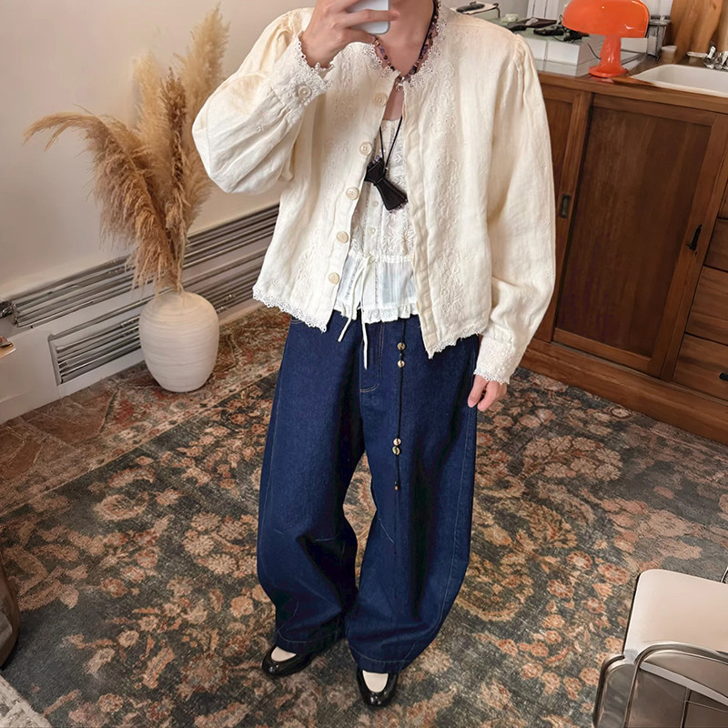 法式小众 2026秋冬棉麻甜美雏菊花边圆领刺绣花朵单排扣外套女