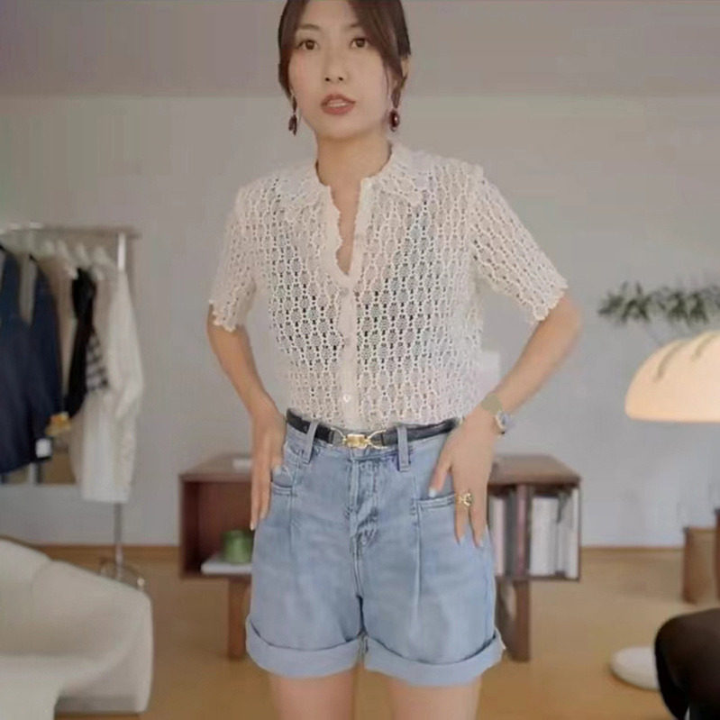 SAVI~款2025早秋新款水溶蕾丝刺绣透视镂空贝壳扣翻领短袖针织衫