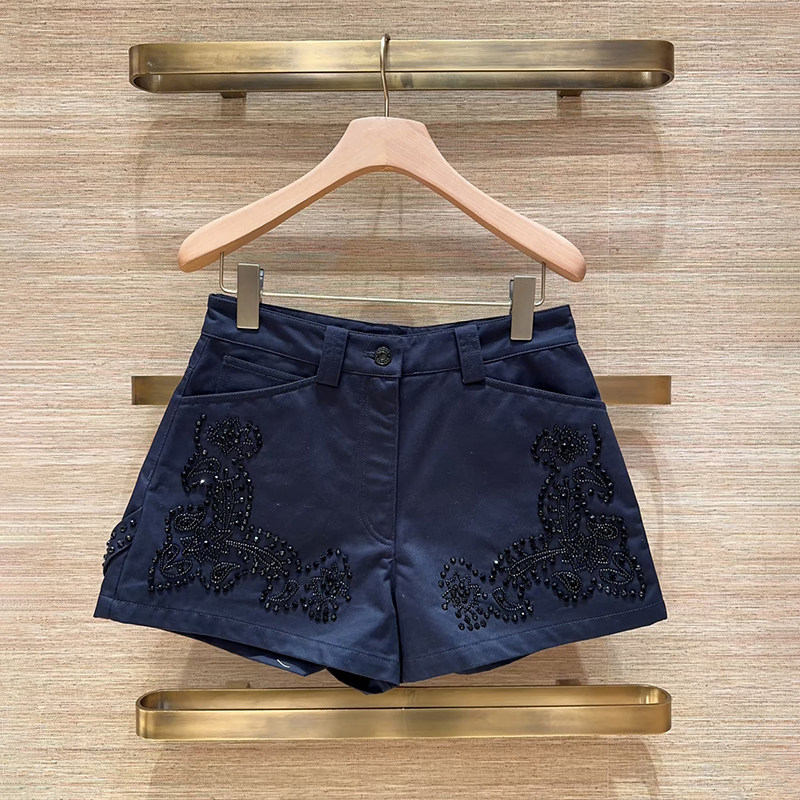 法式小众 2026春夏设计师款别致串珠花卉对称刺绣纯色女短裤,女装/女士精品,休闲裤,淘宝优惠券,粉丝福利购,淘宝优惠卷