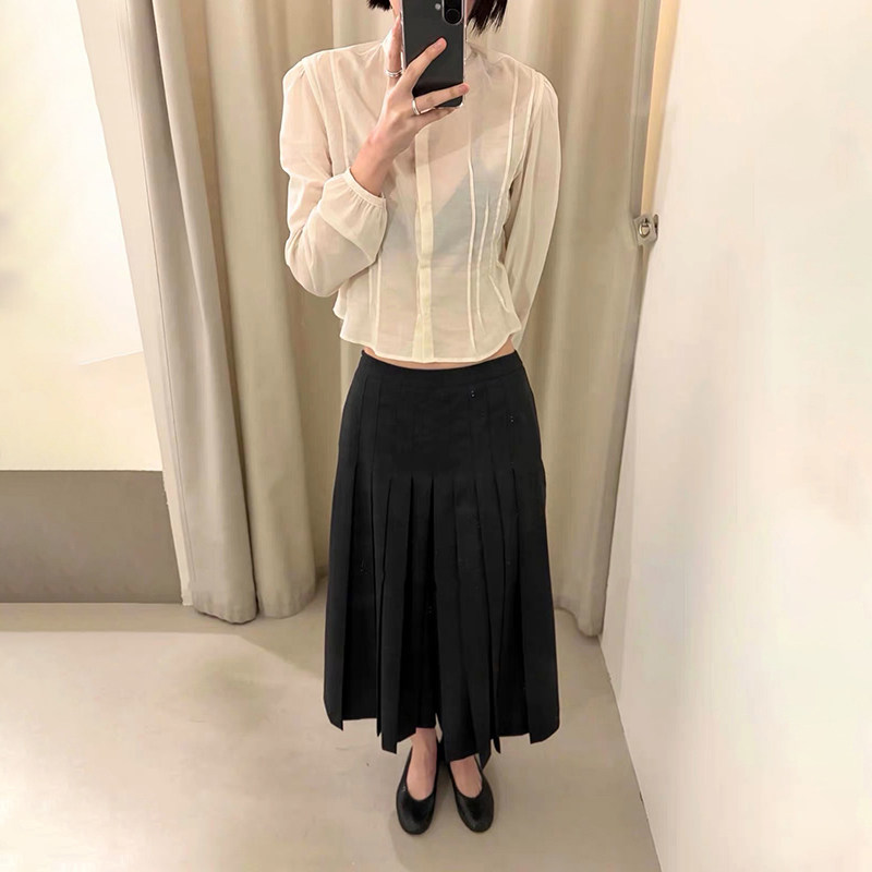 韩国小众 2026年早秋纯色细褶修身显瘦圆领温柔女装衬衫上衣女