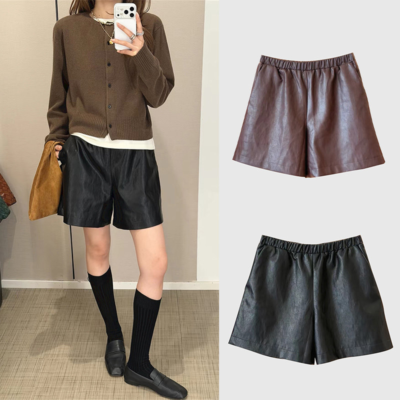 法单小众 2026秋冬帅气纯色靴裤松紧腰金属丝蛋白皮休闲短裤女