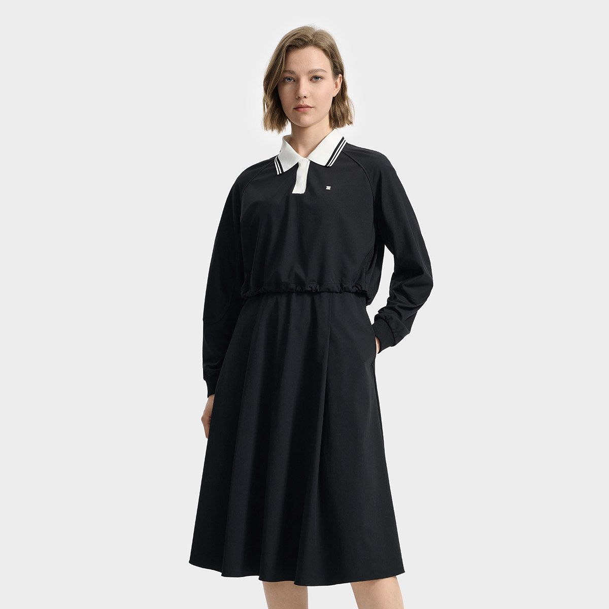 Fila/斐乐秋季新款女子户外时尚休闲运动舒适连衣裙F11W533310F