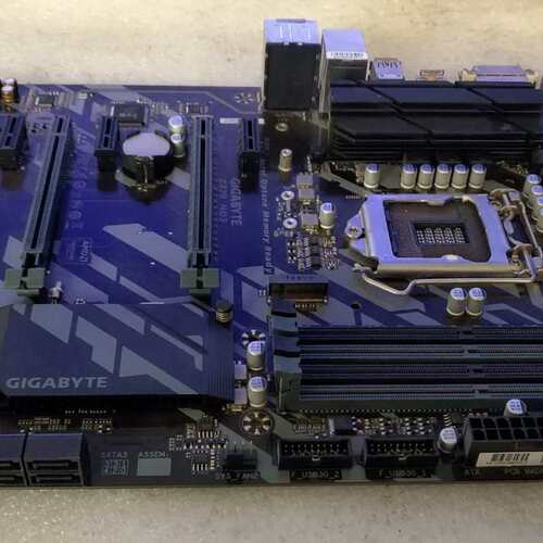 Z370 HD3 DDR4内存 1151电竞游戏黑板 全固态独显板 HDMI DVI议价