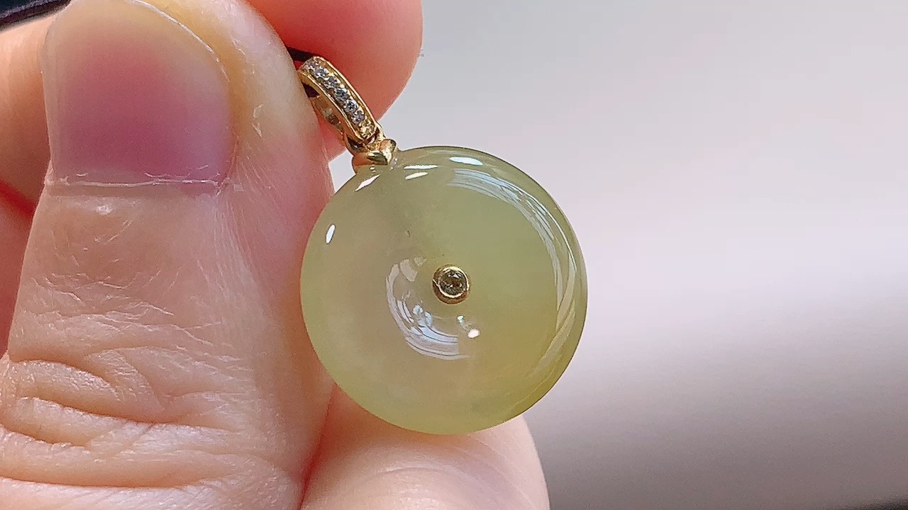 冰种黄翡平安扣吊坠 天然冰黄翡缅甸翡翠