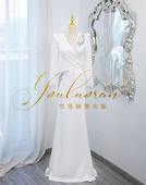 悠洛姌演出服新款 白色深V领显瘦主持人礼服舞台演讲礼服艺考演出