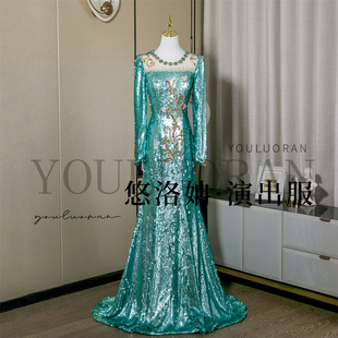 悠洛姌演出服新款央视同款主持人礼服舞台演讲重工修身显瘦礼服