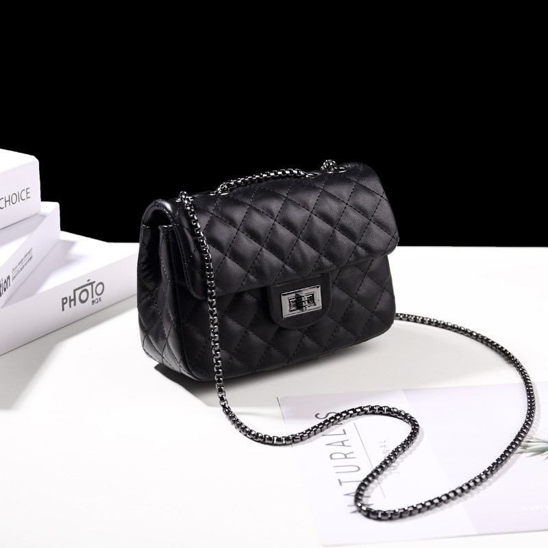 ins网红小包包女包新款2020百搭单肩斜挎包小ck女软皮链条小方包