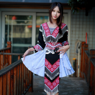 2026新款苗族改良服饰女日常穿显瘦刺绣套装旅拍写真款