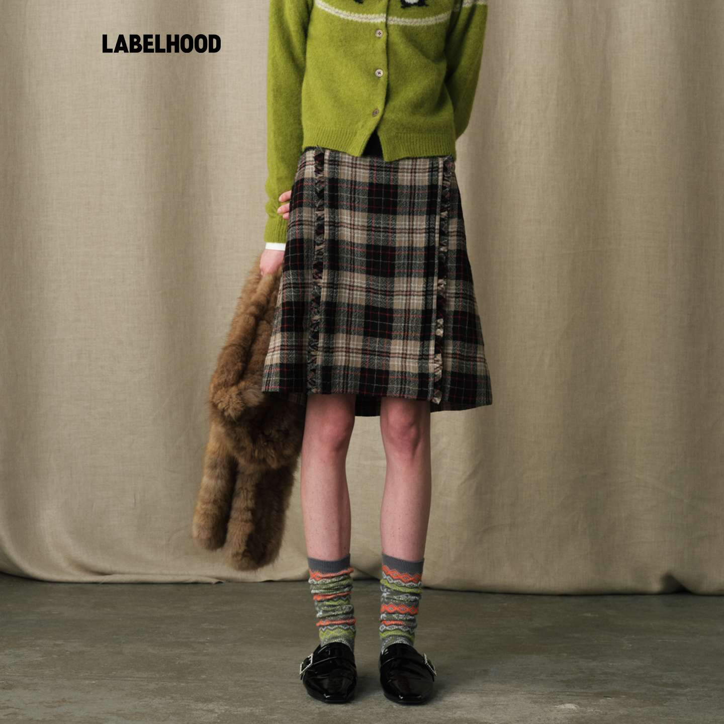 【MARCHEN】蕾虎简约休闲百搭2025秋冬新款湖区开衩中裙半身裙女