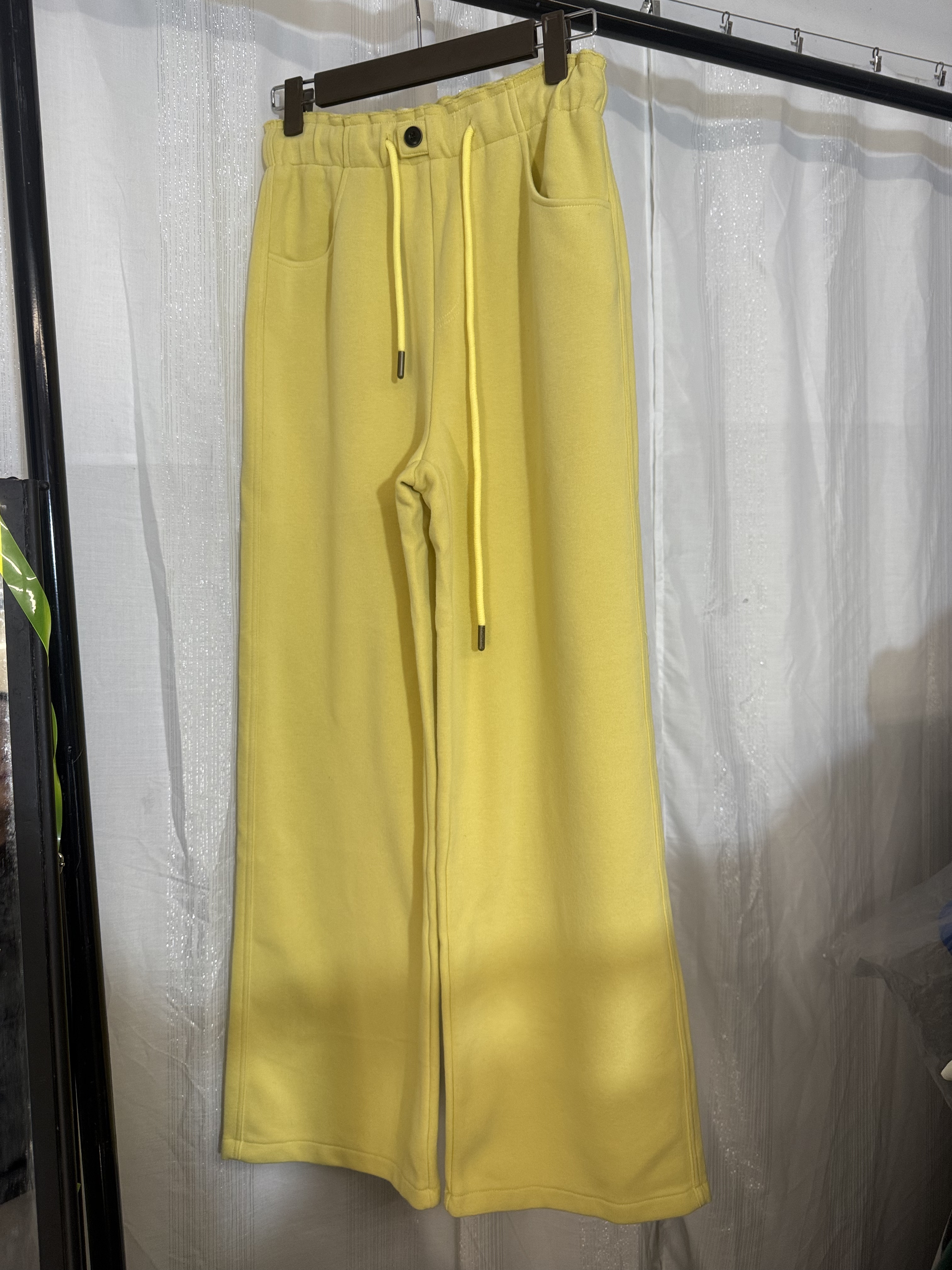 黄色加绒休闲裤 直接拍付收货退运