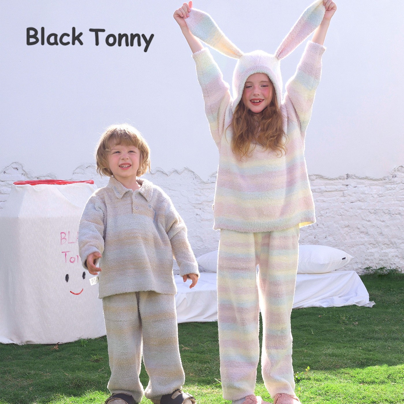 小黑托昵儿童姐弟半边绒家居服套