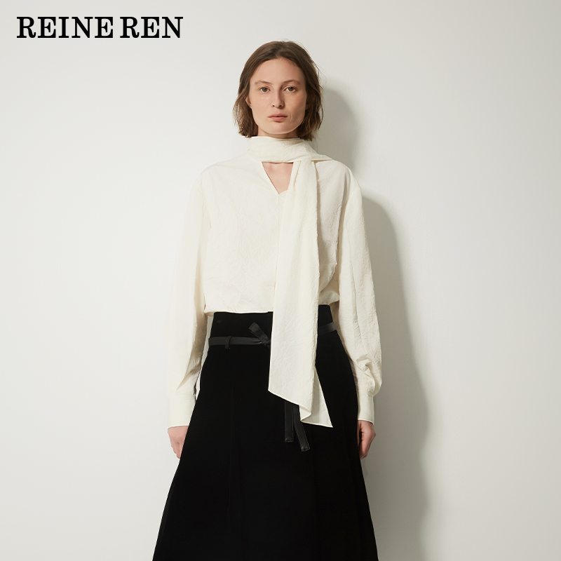 本白色飘带围巾领褶皱衬衫