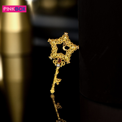 PINKBOX/娉饰珠宝大版小樱星星杖黄金吊坠镶嵌类足金权杖钥匙挂坠