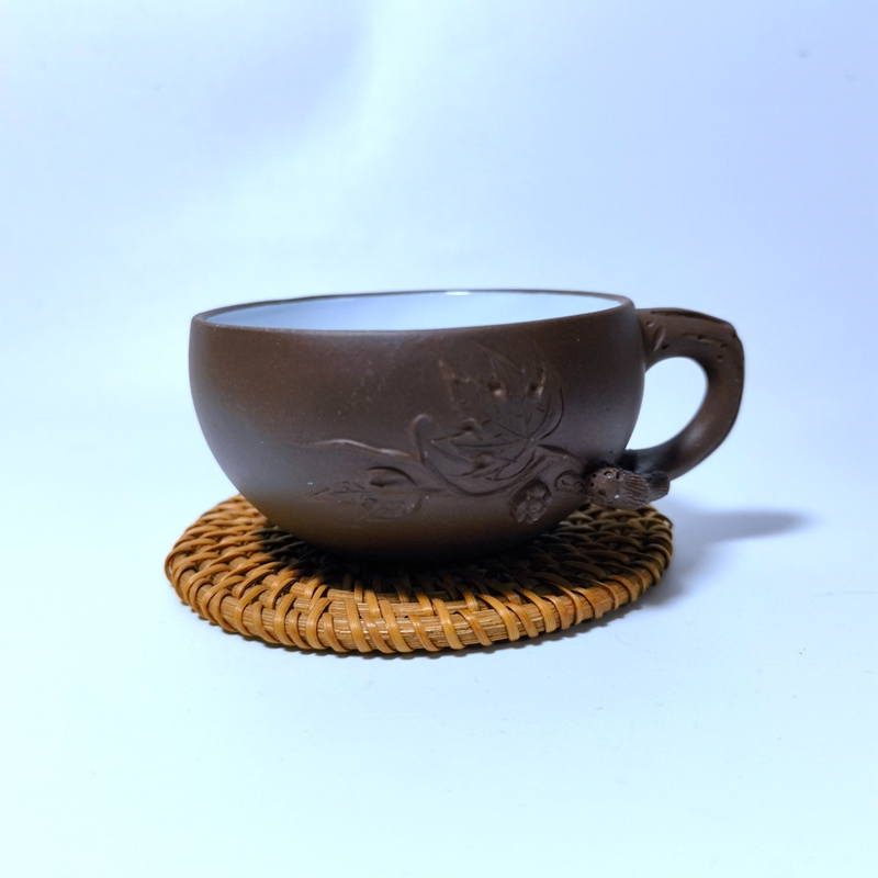 七八十年代宜兴紫砂一厂155cc松鼠葡萄品茗杯四号井原矿紫泥白釉