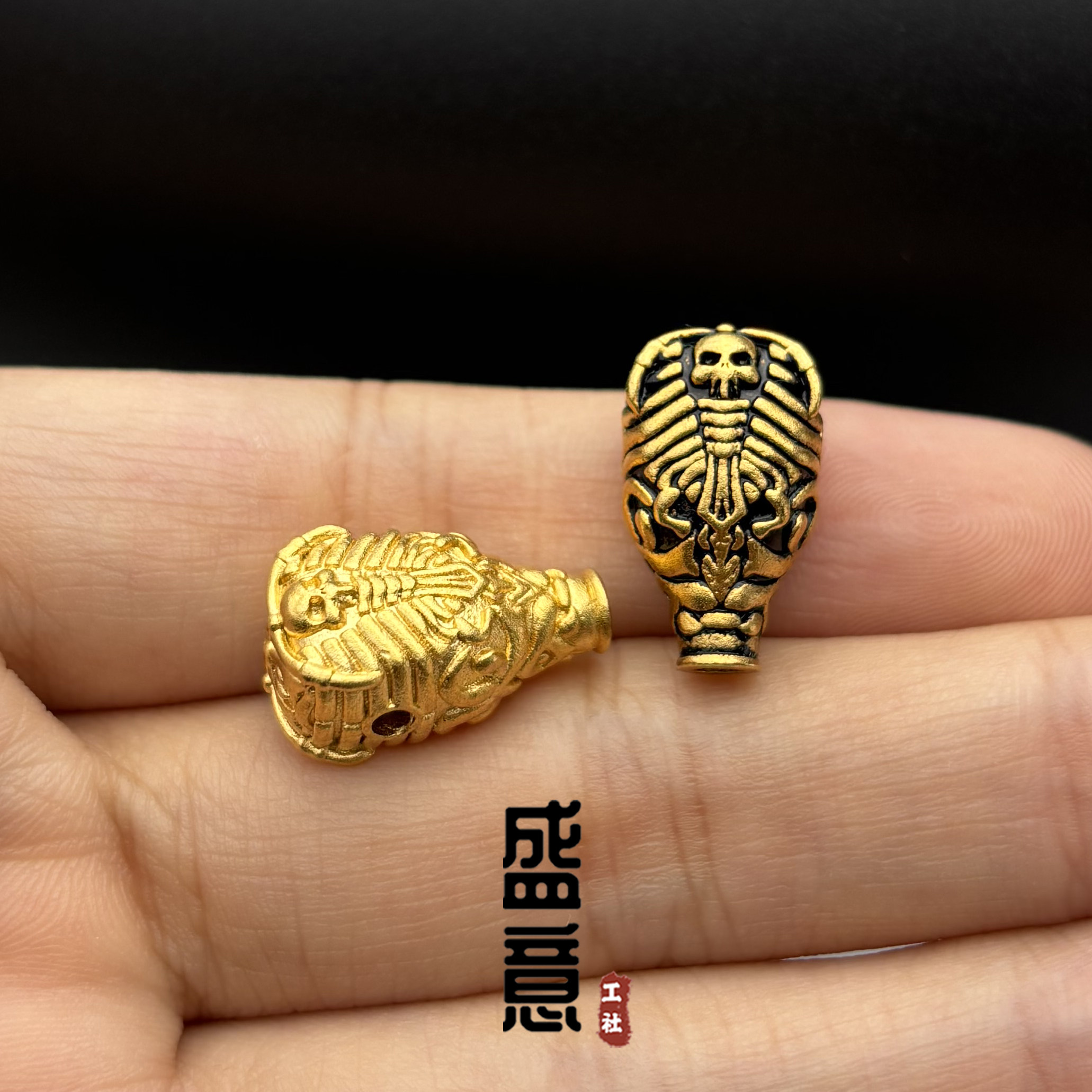 古法24K工艺黄金色百爪骷髅头三通文玩手串手持108念珠diy配饰