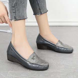 上海花牌真皮浅口坡跟女鞋圆头中跟舒适一脚蹬不累脚软底妈妈单鞋