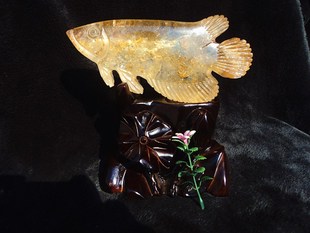 晶山角商城天然白水晶黄焦花雕刻金龙鱼年年有鱼摆件(已卖出)