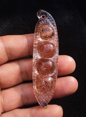 晶山角商城天然铜发晶四季豆吊坠  四季平安 78×21×17mm27.8g