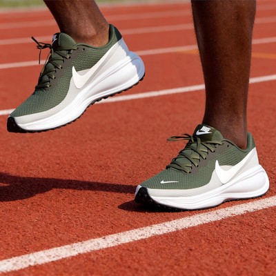 耐克正品男子跑步鞋NIKE REVOLUTION8轻质缓震公路跑鞋透气运动鞋