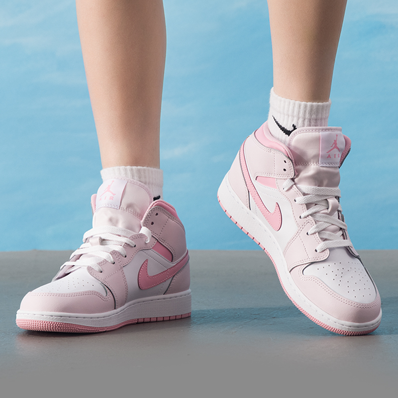 耐克AJ1轻便篮球鞋休闲板鞋