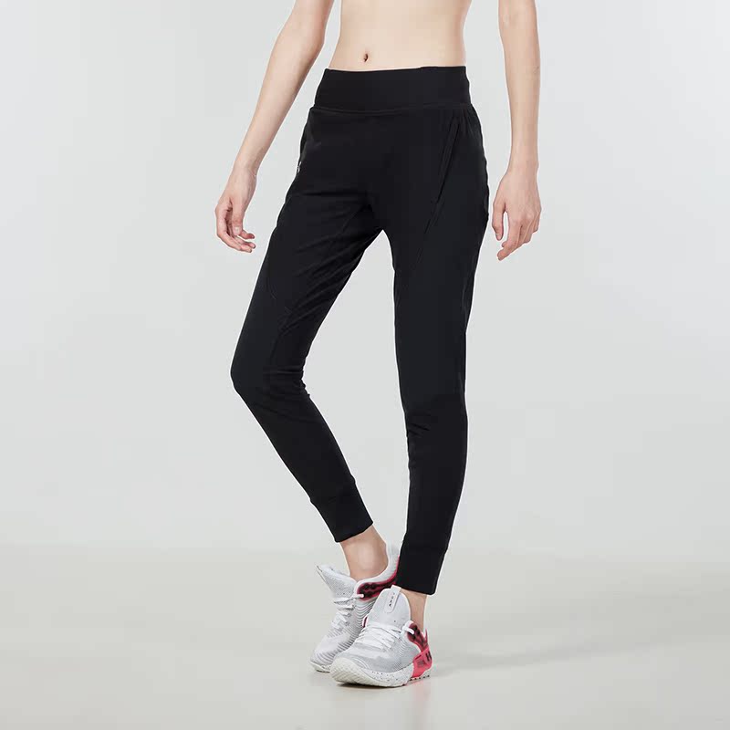 UA安德玛运动裤女裤秋季新款跑步训练女士长裤收口束脚裤梭织裤子