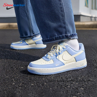 耐克板鞋女鞋2026夏季新款空军一号AIR FORCE 1浅蓝色低帮休闲鞋