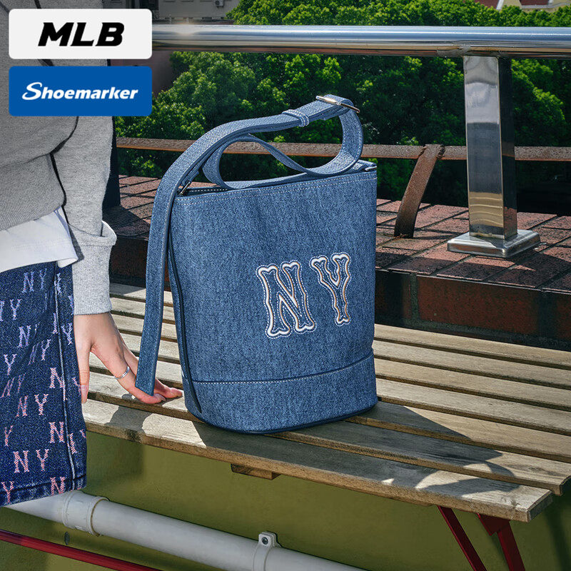 MLB情侣斜挎包男包女包NY可调节手提拎包托特包单肩包牛仔水桶包