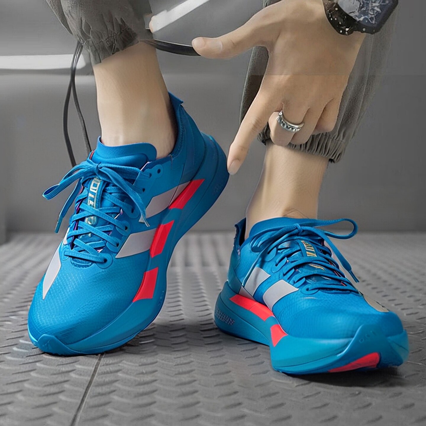 adidas阿迪达斯女鞋ADIZERO ADIOS PRO 4W运动鞋竞速跑步鞋JR4797